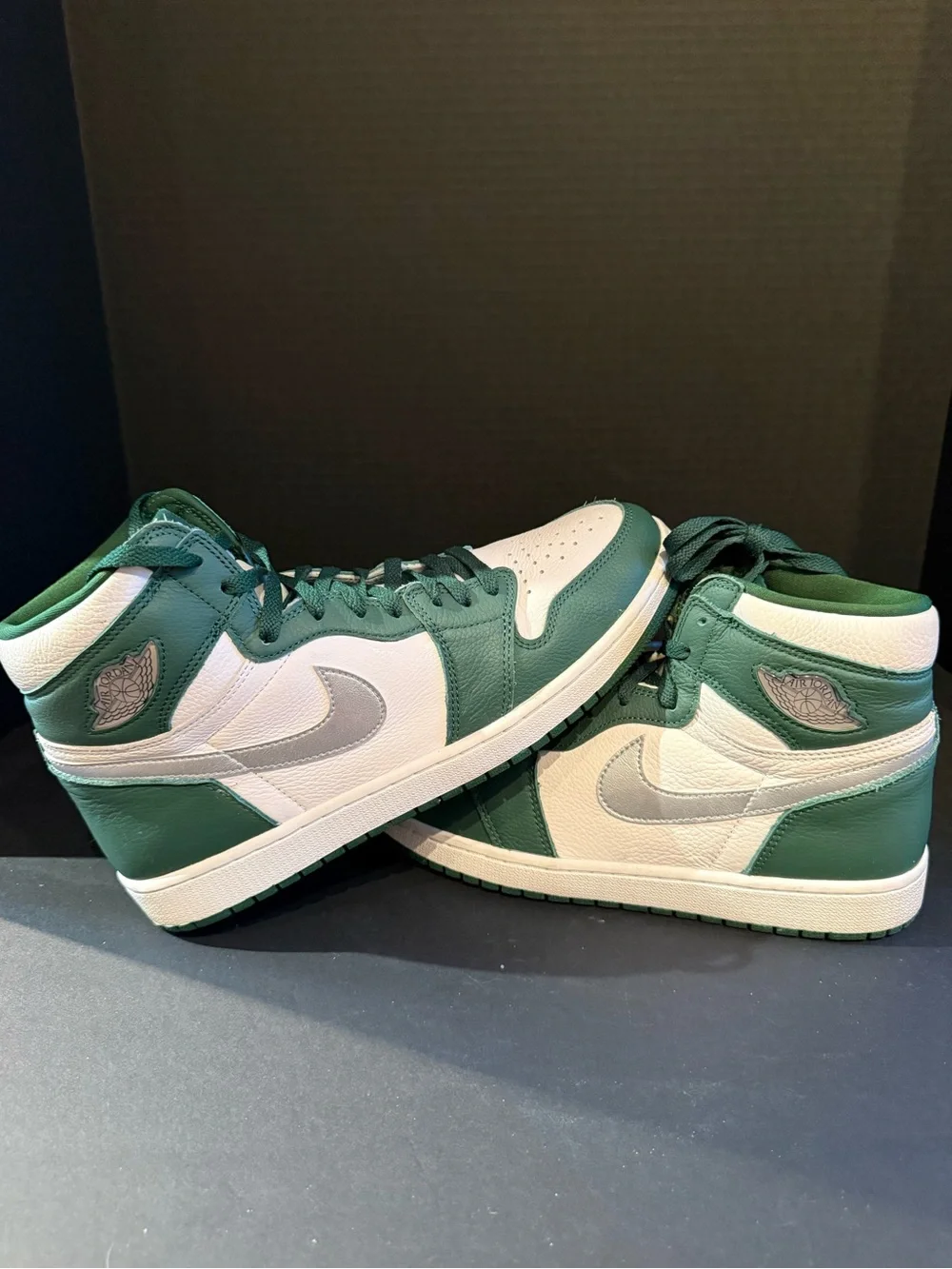 Jordan 1 retro High-Top Sneakers in gorge Green, White & Silver size 12.5